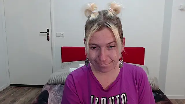 Snapshot of cumfun chatting on 4, 2, 2025 cumfun online show from 4, 2, 2025