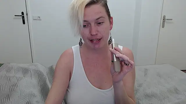 Snapshot of cumfun chatting on 6, 2, 2025 cumfun online show from 6, 2, 2025