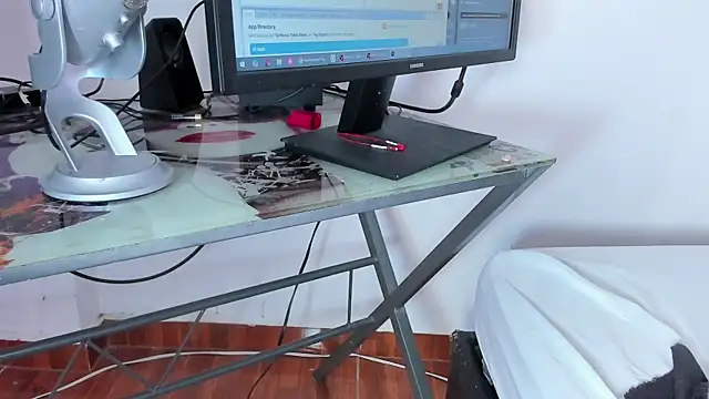 queen yully online show from 26, 10, 2025