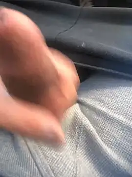 Snapshot of Lun4chuut chatting on 9, 3, 2025 Lun4chuut online show from 9, 3, 2025