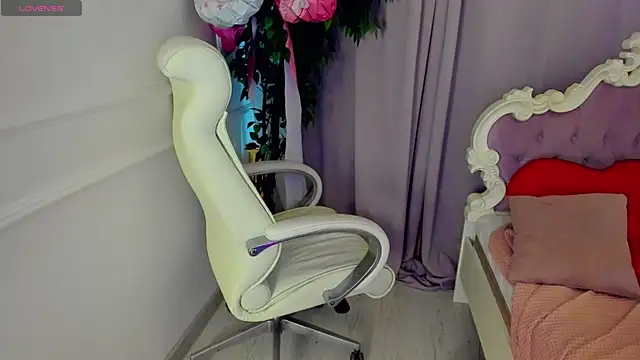 Lily Marlin online show from 7, 6, 2026