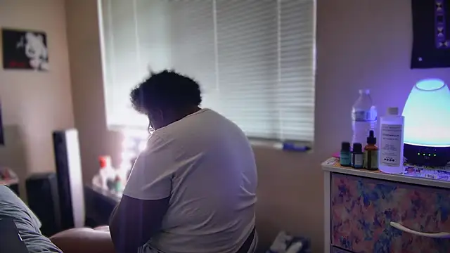 Yagurl  west online show from 3, 2, 2025