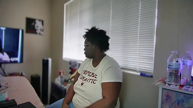 Yagurl  west online show from 11, 2, 2025