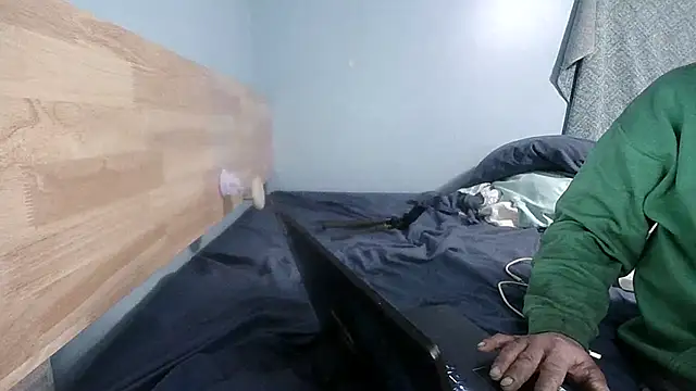 Mshizzle12 online show from 17, 2, 2026