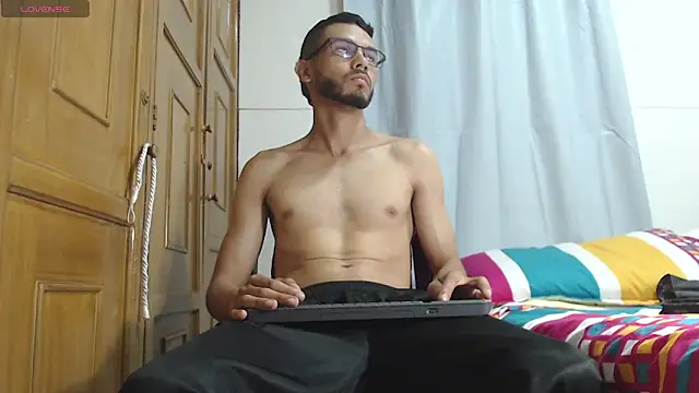 Snapshot of russthiago chatting on 6, 5, 2026 russthiago online show from 6, 5, 2026