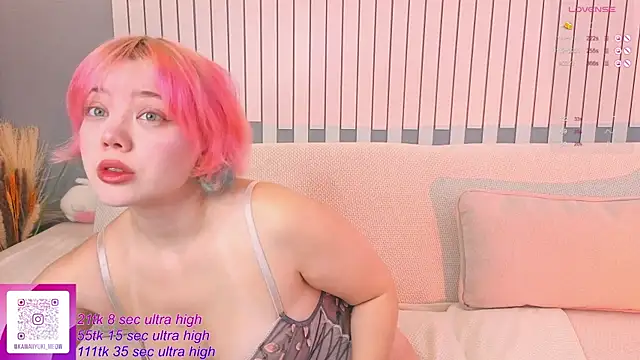 Snapshot of __KawaiiYuki__ chatting on 10, 10, 2025 KawaiiYuki online show from 10, 10, 2025