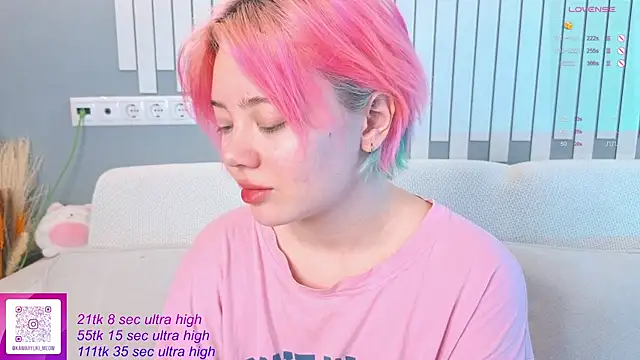   KawaiiYuki   online show from 13, 10, 2025