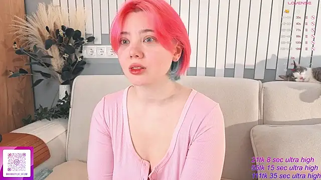   KawaiiYuki   online show from 21, 11, 2025