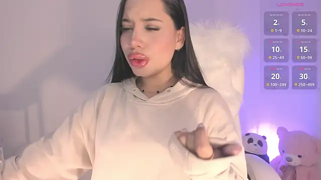 LauraSweett online show from 6, 11, 2025