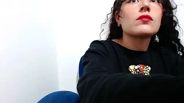 Snapshot of nadescomthxx chatting on 6, 7, 2026 nadescomthxx online show from 6, 7, 2026