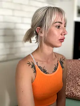 Snapshot of MiaMinx chatting on 22, 10, 2025 MiaMinx online show from 22, 10, 2025