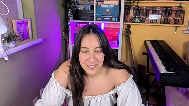 Snapshot of LelianaHazel chatting on 27, 11, 2025 LelianaHazel online show from 27, 11, 2025