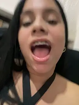 pamela anderson  online show from 20, 12, 2024