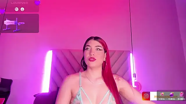 Snapshot of EmmaSwift_ chatting on 12, 12, 2024 EmmaSwift online show from 12, 12, 2024