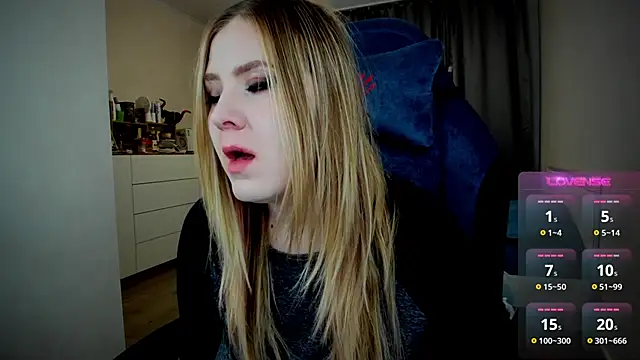 Olivia Munk online show from 11, 10, 2025