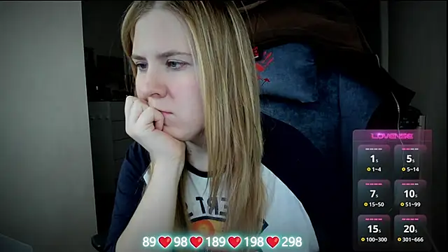 Olivia Munk online show from 22, 11, 2025