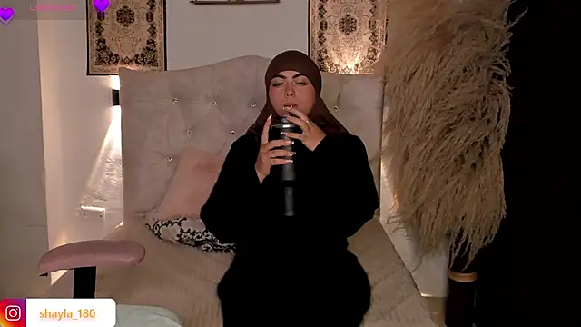 Snapshot of shayla_18 chatting on 23, 7, 2026 shayla 18 online show from 23, 7, 2026