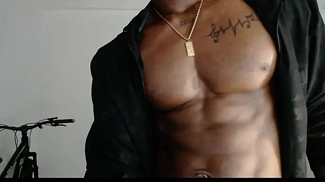 Snapshot of drake_brwon_23 chatting on 24, 5, 2026 drake brwon 23 online show from 24, 5, 2026