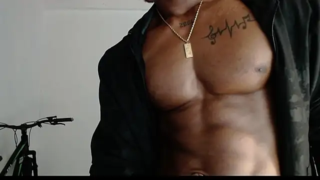 Snapshot of drake_brwon_23 chatting on 31, 5, 2026 drake brwon 23 online show from 31, 5, 2026