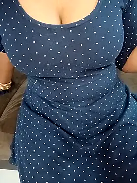 Snapshot of Mounika25 chatting on 23, 2, 2025 Mounika25 online show from 23, 2, 2025