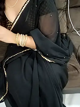 Snapshot of Mounika25 chatting on 21, 9, 2025 Mounika25 online show from 21, 9, 2025