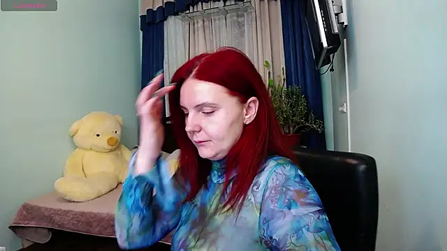 Snapshot of NikaLee chatting on 15, 12, 2024 NikaLee online show from 15, 12, 2024