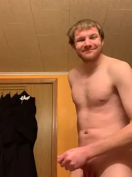 Snapshot of slutboy42000 chatting on 27, 1, 2025 slutboy42000 online show from 27, 1, 2025