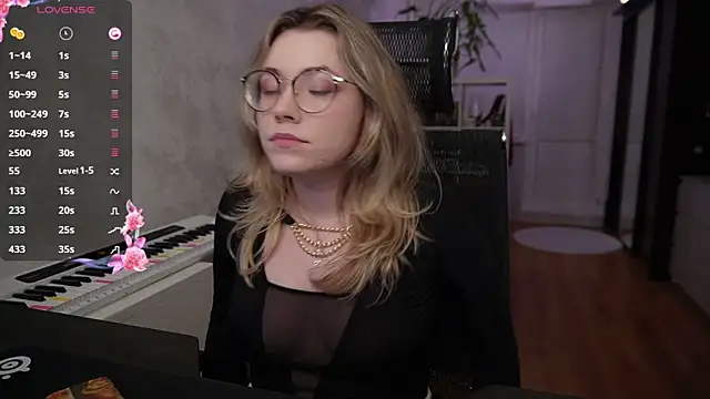 RemyCute online show from 30, 1, 2025