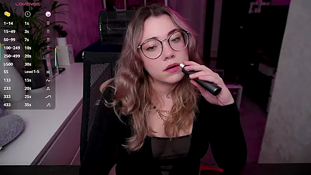 RemyCute online show from 20, 10, 2025