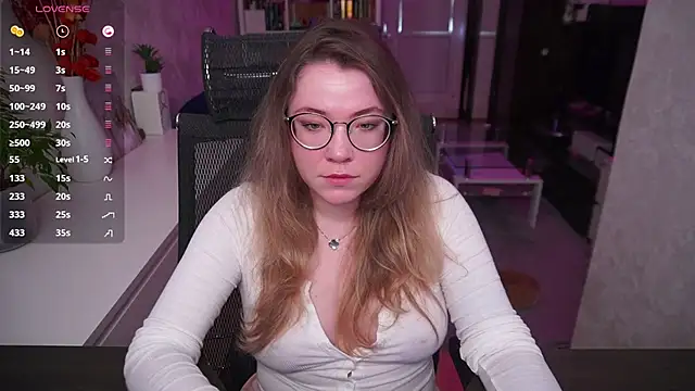 Snapshot of RemyCute chatting on 7, 6, 2026 RemyCute online show from 7, 6, 2026