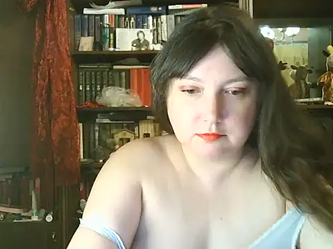 Snapshot of CarrieQPeach chatting on 11, 10, 2025 CarrieQPeach online show from 11, 10, 2025