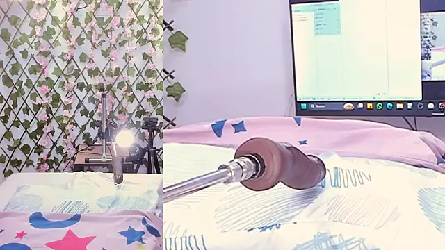 Snapshot of Aleska_James chatting on 7, 10, 2025 Aleska James online show from 7, 10, 2025