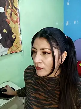 Snapshot of nammy__dirtyhott chatting on 4, 2, 2025 nammy dirtyhott online show from 4, 2, 2025