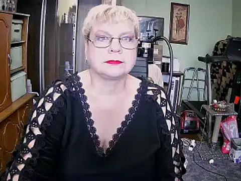 Snapshot of LOLA8888 chatting on 9, 10, 2025 LOLA8888 online show from 9, 10, 2025