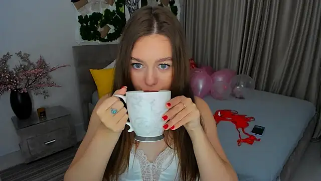 MiracleCurly online show from 14, 2, 2025