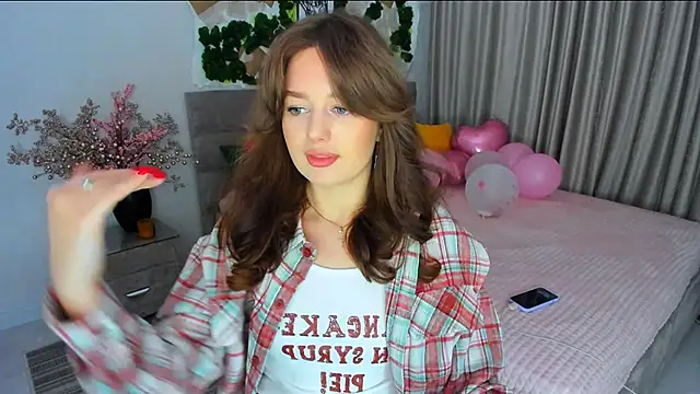 MiracleCurly online show from 5, 3, 2025