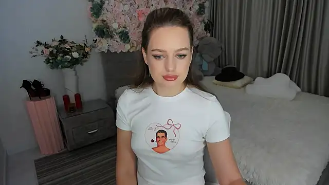 MiracleCurly online show from 6, 10, 2025