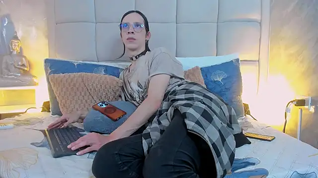 Hecatee 77 online show from 15, 10, 2025