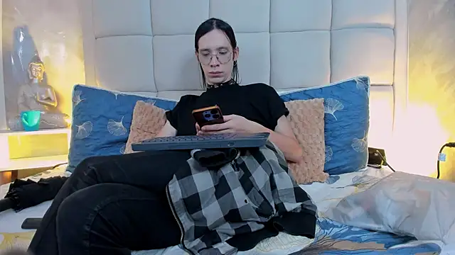 Hecatee 77 online show from 16, 10, 2025