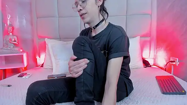 Hecatee 77 online show from 4, 12, 2025