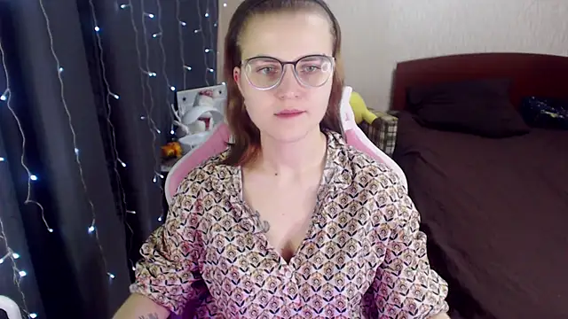 MissBrightShine online show from 30, 1, 2025