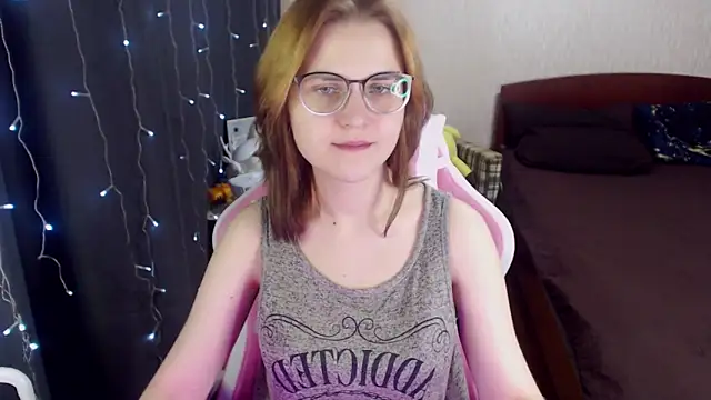 MissBrightShine online show from 1, 2, 2025