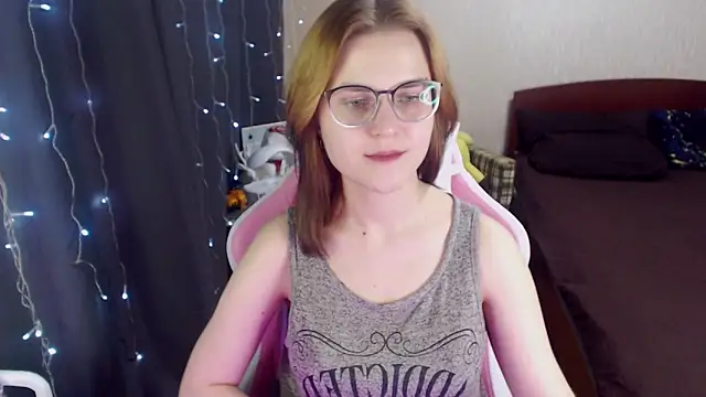 MissBrightShine online show from 1, 2, 2025