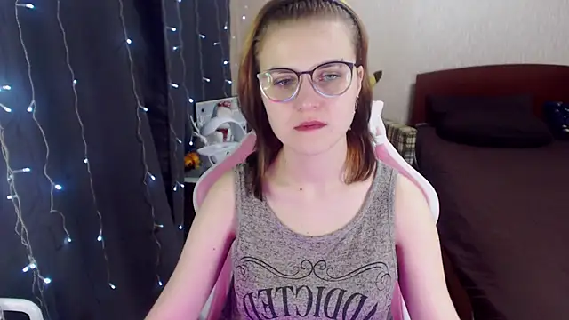 MissBrightShine online show from 2, 2, 2025