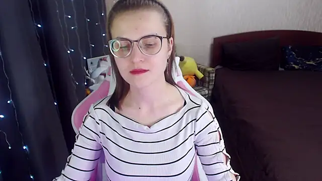 MissBrightShine online show from 5, 2, 2025