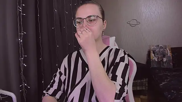 MissBrightShine online show from 4, 12, 2025