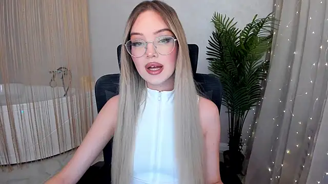 FloweryLove 1 online show from 22, 1, 2025