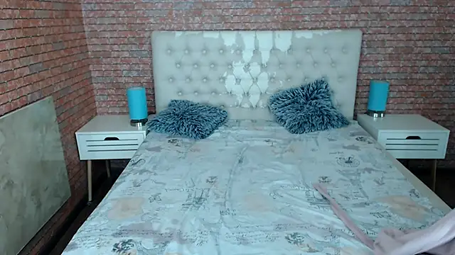 Holliy Cooper online show from 13, 11, 2025