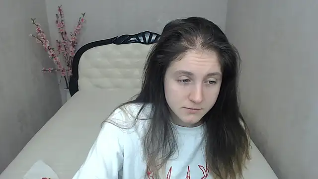 Holliy Cooper online show from 16, 12, 2025