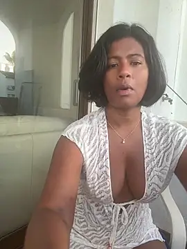 Snapshot of RoseMelanie chatting on 8, 6, 2026 RoseMelanie online show from 8, 6, 2026